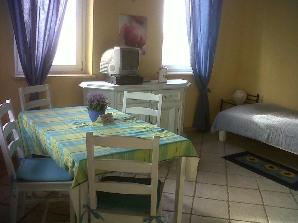 Cascina Vignole Villa Montafia Room photo